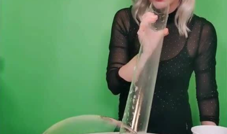 泡沫网红,璀璨瞬间背后的虚幻世界