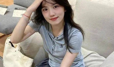 极品新晋推特校花级女神绝了女大学生因颜值过高走红网友：像极了我的初恋